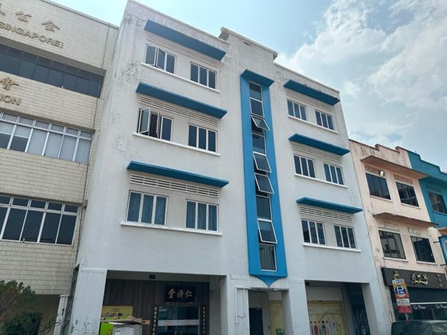 21 Lor 13 Geylang - Facade