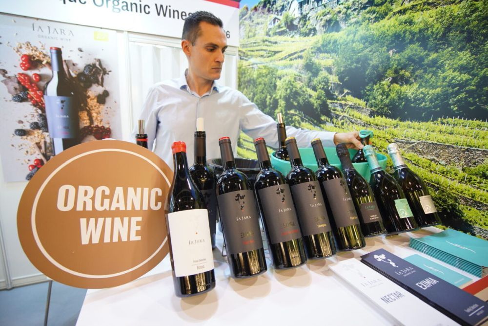 Italian organic wine, including Prosecco DOC Spumante Brut from La Jara - Boutique Organic Wines, are presented in the fair. Fair participants can try the unique flavours of a wide selection of wines at the organic wine zone (booth number: 3C-C26).