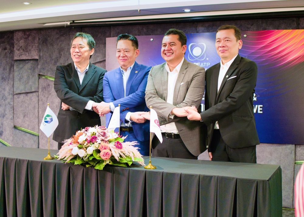 Datuk Tay Say Jim, Dato Sri Dr How Kok Choong, YB Dato' Mohamad Nizar bin Dato' Sri Mohamad Najib and Edward Ang Mou Lee [L-R]