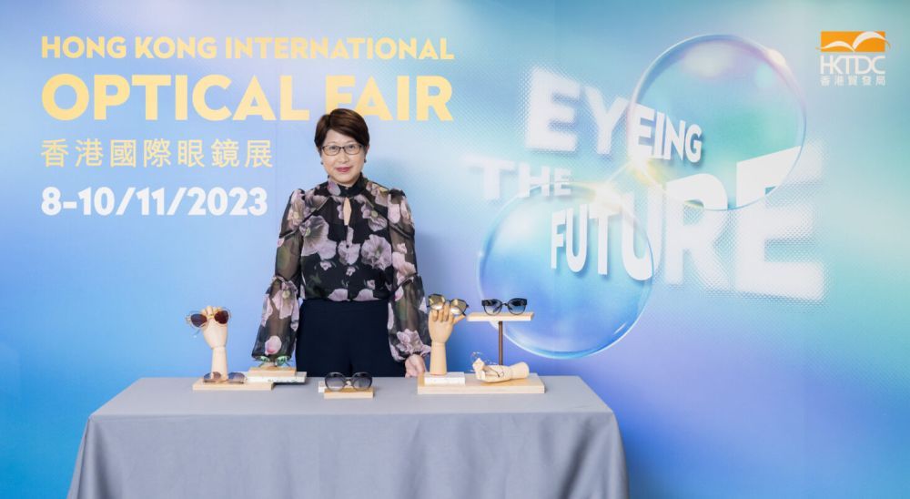 HKTDC Deputy Executive Director Sophia Chong said: "The Hong Kong International Optical Fair has always been committed to providing a multi-faceted, one-stop sourcing platform for exhibitors and buyers and the HKTDC expected the industry to create business opportunities through both the physical exhibition and online platform."