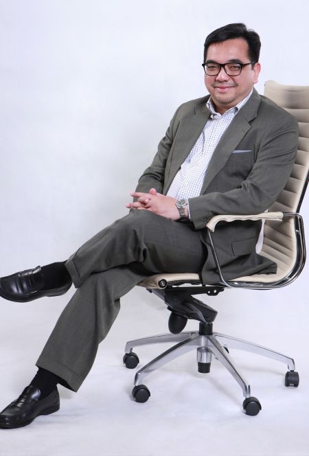 En. Johari Shukri Jamil, Executive Director & Chief Executive Officer of Hektar Asset Management Sdn. Bhd.