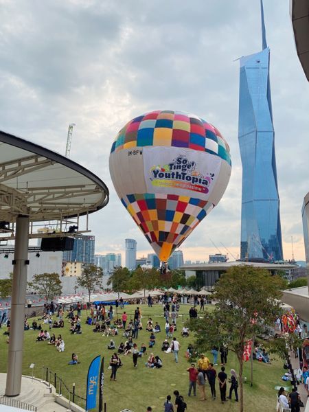 So Tinge! YouthTopia Hot Air Balloon at Lalaport Bukit Bintang