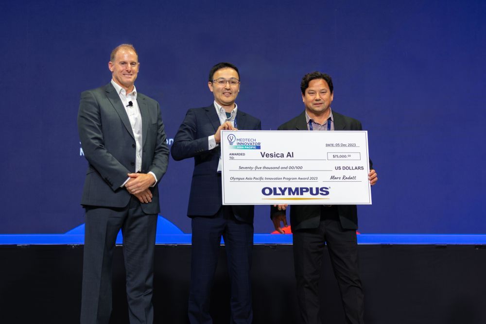 (From left) Olympus Corporation Asia Pacific CEO Marc Radatt, Vesica AI Co-founder, CMO, and CTO Atsushi Ikeda, Vesica AI CEO Albert Liu