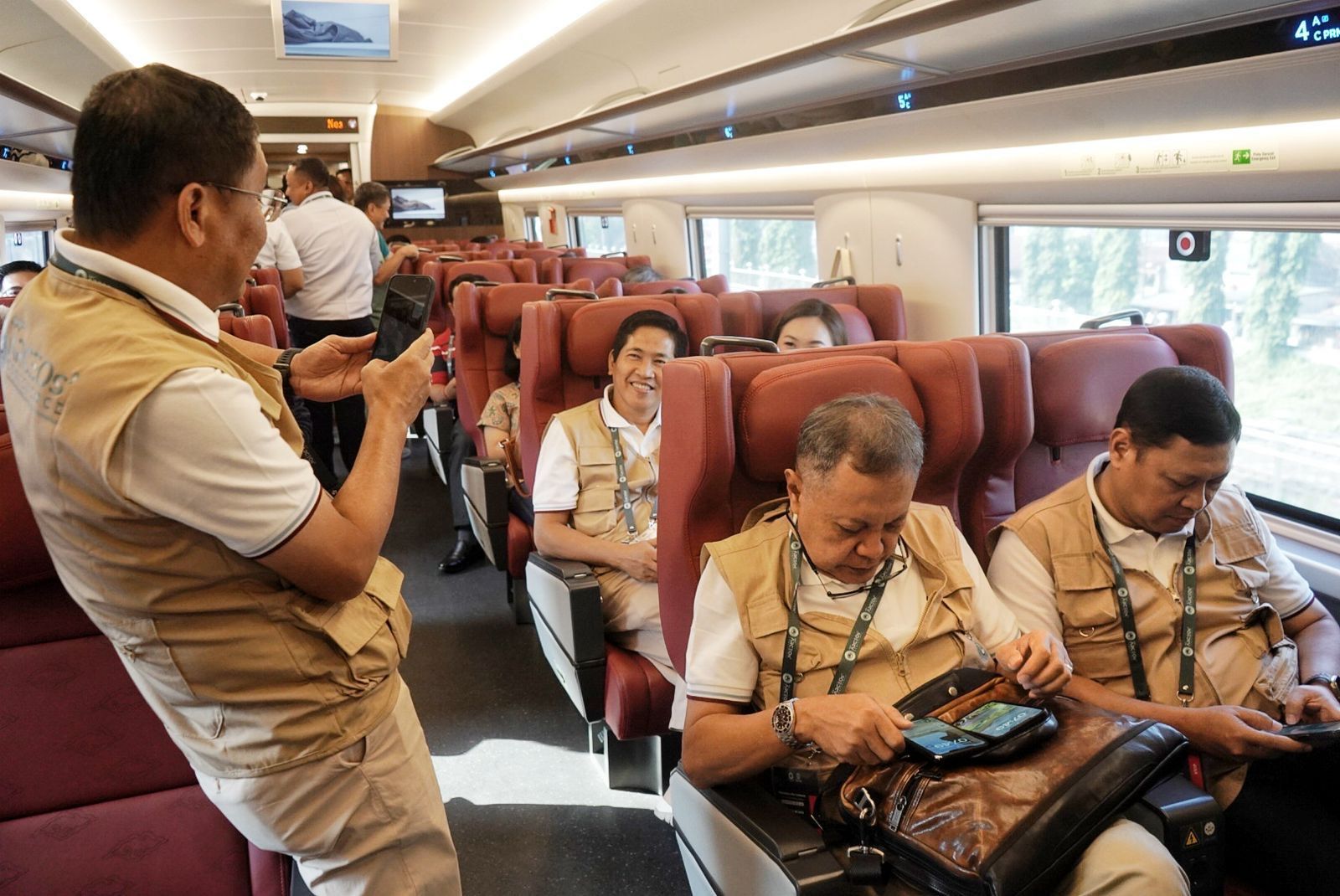 ARCEOs’ Conference delegates experience The first high-speed train in ASEAN, Whoosh