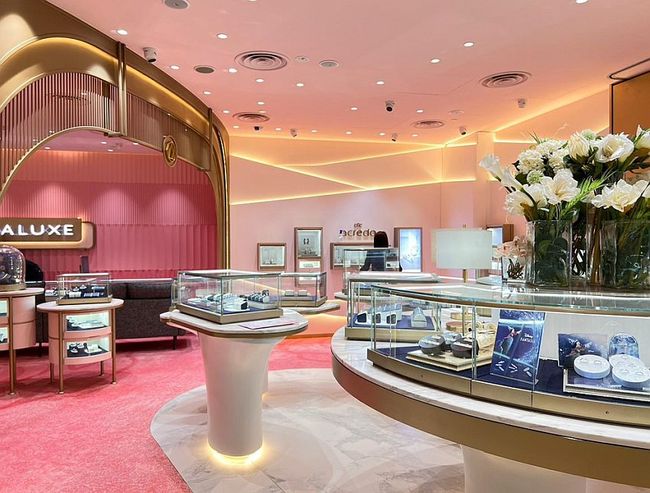 Renowned Taiwanese luxury jewellery brand, ALUXE, takes centre stage with the launch of its first Singapore store at ION Orchard