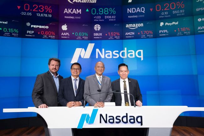 Agape Nasdaq Listing, From L-R: Mr. Adam Pasholk, Managing Director of Network 1 Financial Securities, Inc; Prof. Dr. Taruna Ikrar, Chairman of the Medical Council/Konsil Kedokteran Indonesia, Director of the world medical association and Head of Medical Team, Agape ATP; His Excellency Dato Seri Mohamed Nazri Abdul Aziz, Ambassador of Malaysia to the United States; Dato’ Sri Dr. How Kok Choong, Chairman and CEO of Agape ATP
