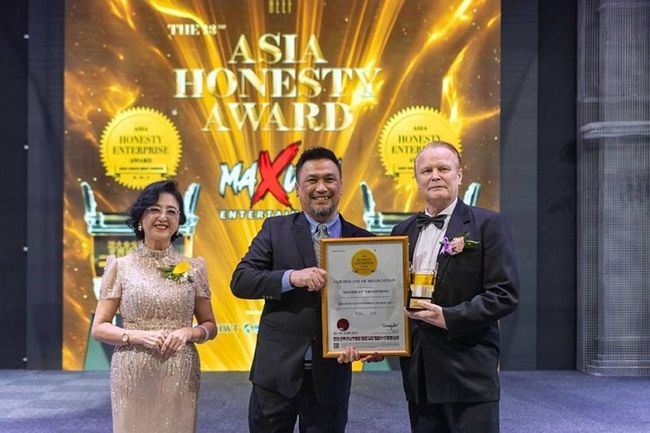 maxWin Receives Honesty Award 2025, Setting New Standards for Integrity in Online Gaming