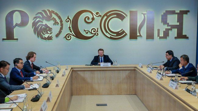 開放對話專家在俄羅斯國家中心濱海分部討論新世界貿易和經濟互聯互通架構