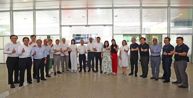 New Trains for Singapore's Sengkang-Punggol LRT Begin Commercial Operation