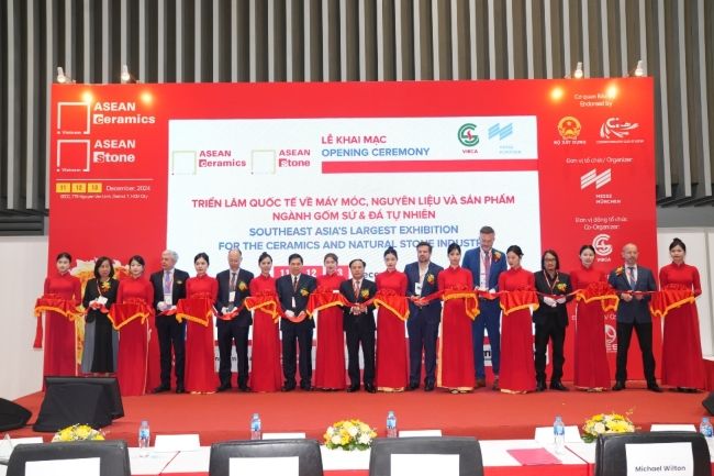 ASEAN Ceramics & ASEAN Stone Exhibition 2024 Officially Opens in Ho Chi Minh City